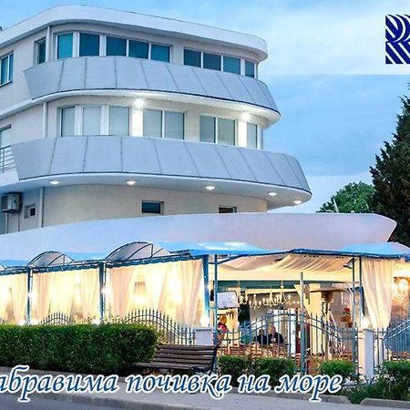Семеен Хотел "Кораб Ренеса" Ravda Esterno foto